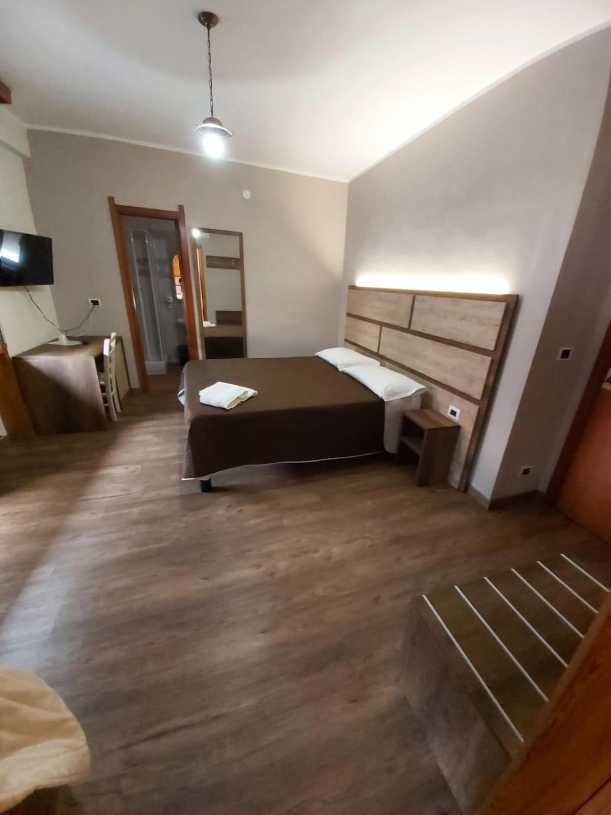 Lo Sciatore Hotel & Restaurant Camigliatello Silano Bagian luar foto